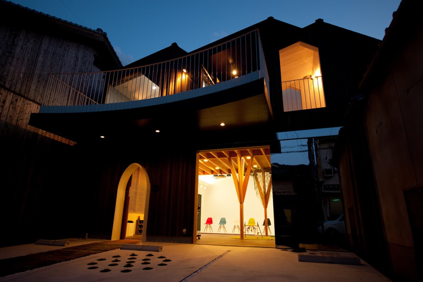 スタジオ夜外観